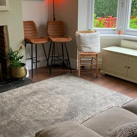 Howick House - Gorgeous Cosy Style Location - Sleeps 9 Filey