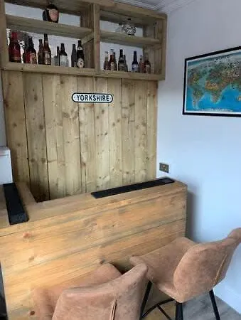 Howick House - Gorgeous Cosy Style Location - Sleeps 9 Hébergement de vacances Filey