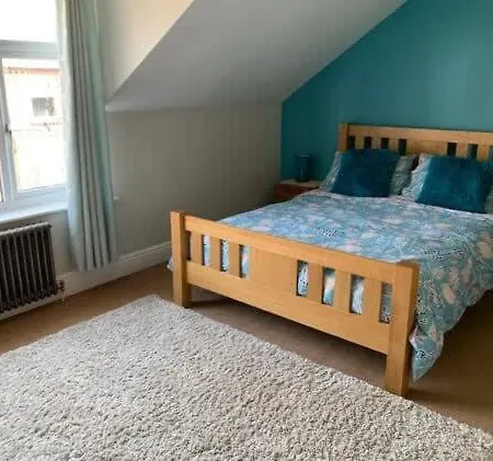 Howick House - Gorgeous Cosy Style Location - Sleeps 9 Holiday home