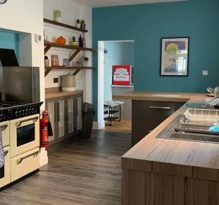Howick House - Gorgeous Cosy Style Location - Sleeps 9 Holiday home *