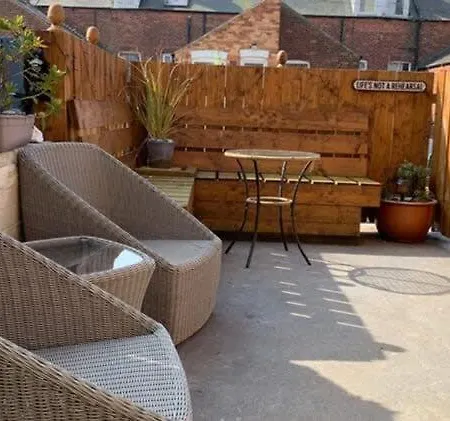 Howick House - Gorgeous Cosy Style Location - Sleeps 9 * Filey