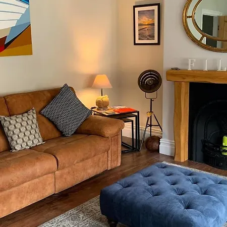 Howick House - Gorgeous Cosy Style Location - Sleeps 9